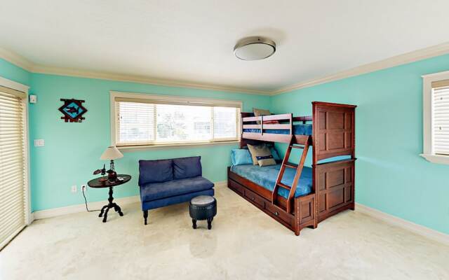 Canal-Side Getaway - 3 Br Home