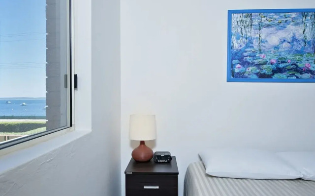 Shoal Towers, Unit 2/11 Shoal Bay Road