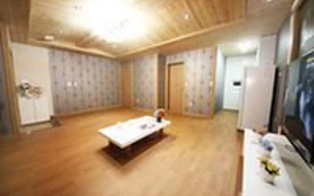 Yeosu Camellia Pension