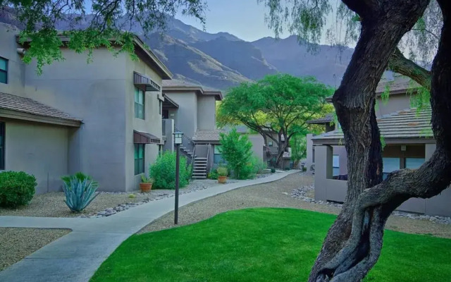 The Greens and Ventana Canyon 3115E