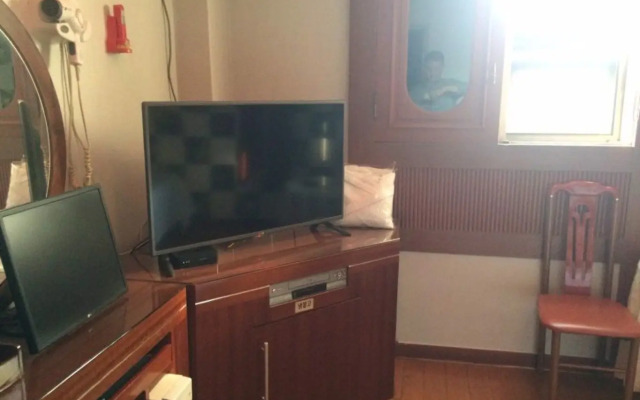 Crown Motel