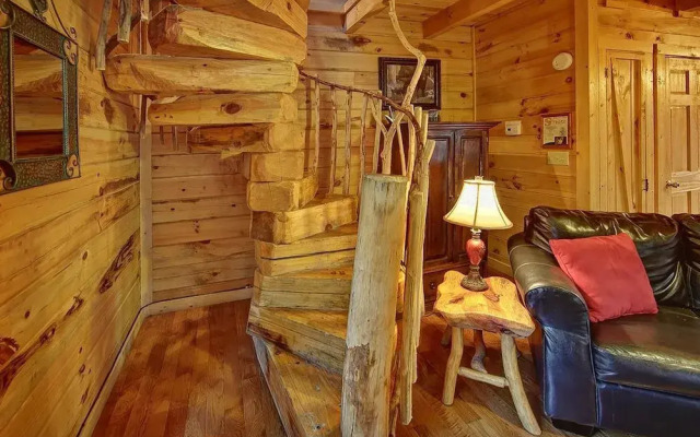 Creekside Hideaway