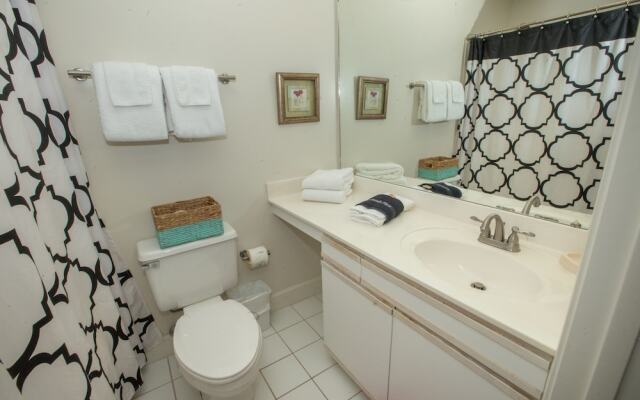 Oceania 705 3 Bedroom Condo by RedAwning