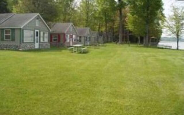 Vinters Cottage on Lake Leelanau