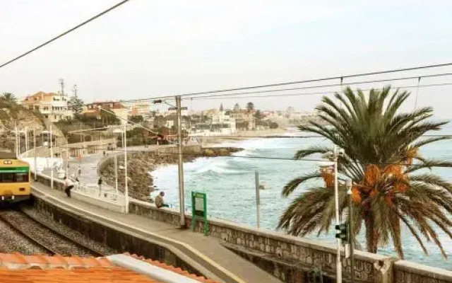 Monte Estoril Train Station Flat