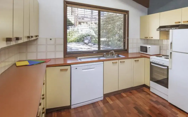 Eliza Lee 3 - Comfortable for the budget savvy