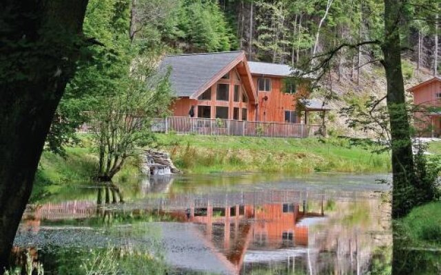 Penvale Lake Lodges