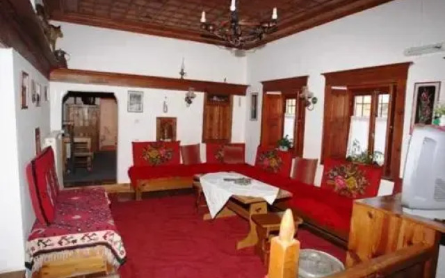 Astraka Guesthouse I