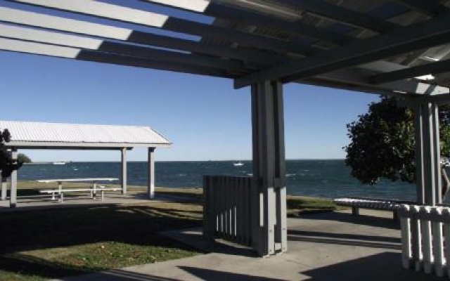 Bring the family, dog and the boat to Welsby Pde, Bongaree – Outside – Bongaree