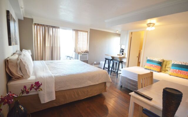 Kuhio Village #1009 by RedAwning