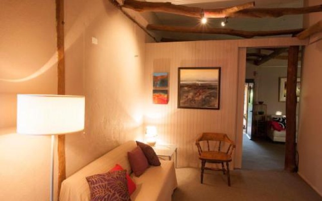 Lyrebird Studio Hideaway in the Watagans - be at one with nature – Guest Rooms – Ellalong