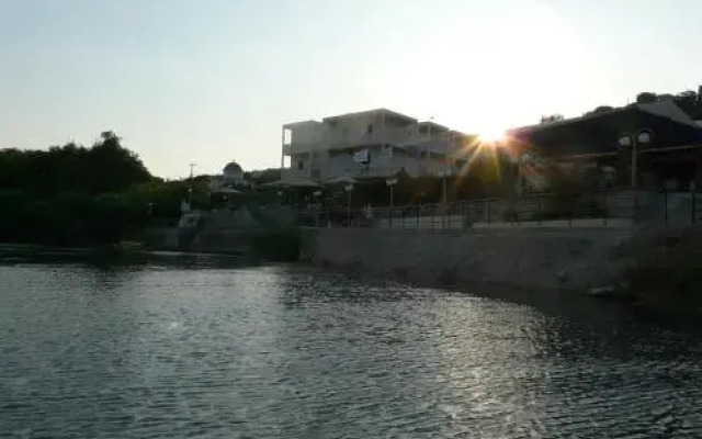 Hotel Stomio Beach