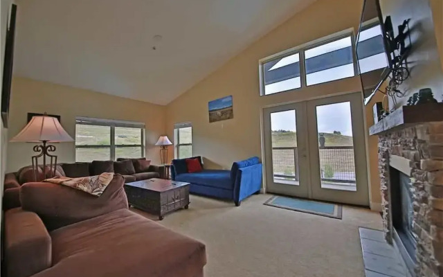 Base Camp One 416C Penthouse - 3 Br Condo