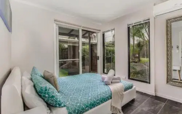 Sunny Coast Shack Pet Friendly Houses