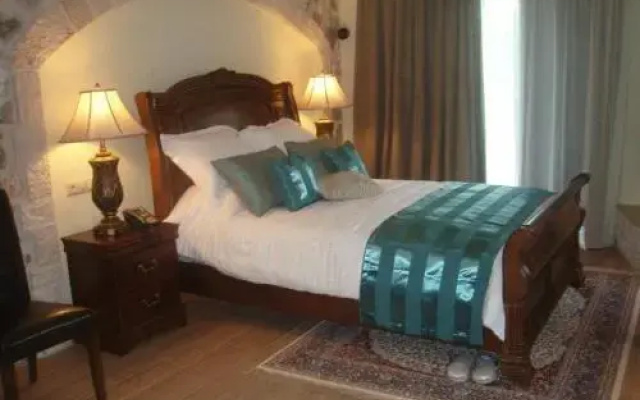 Arhontopetra Suites & Spa