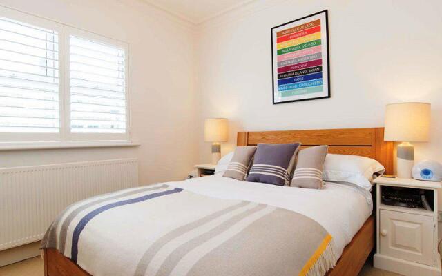 Veeve  2 Bed Maisonette Shandon Road Clapham