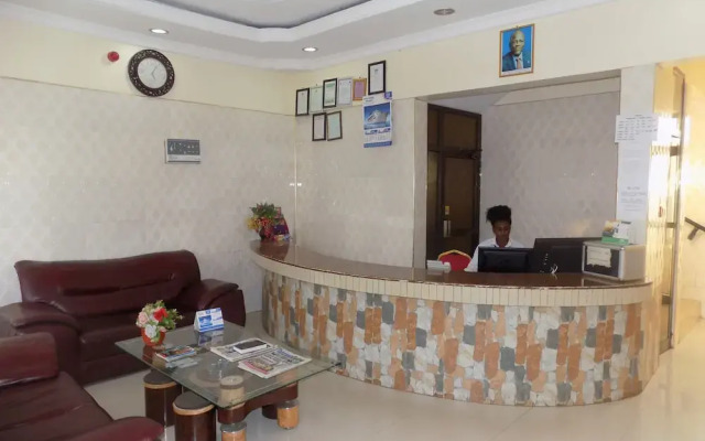 Machare British Hotel