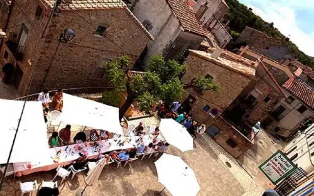 Hostal Restaurant Casa Comaulis