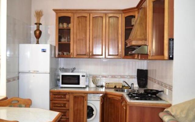 Saryan Street Studio Apartment