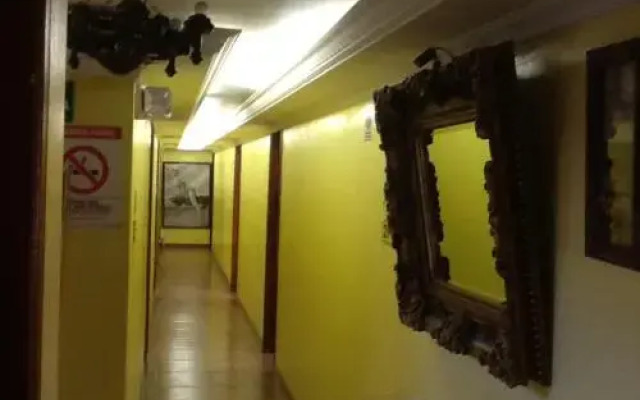 Hotel El Alamo