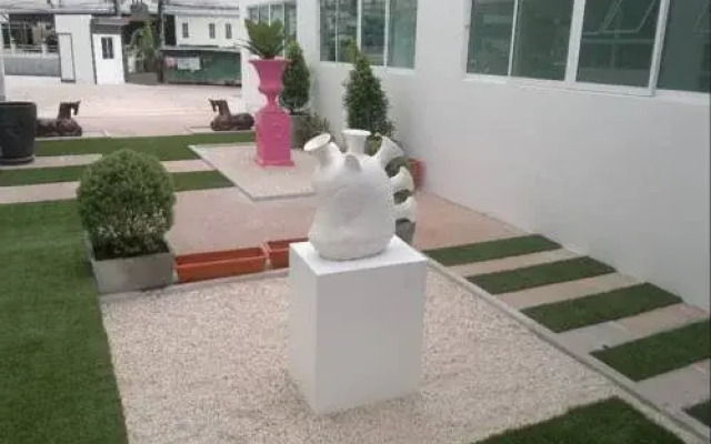 Hotel Ploy Pavilion