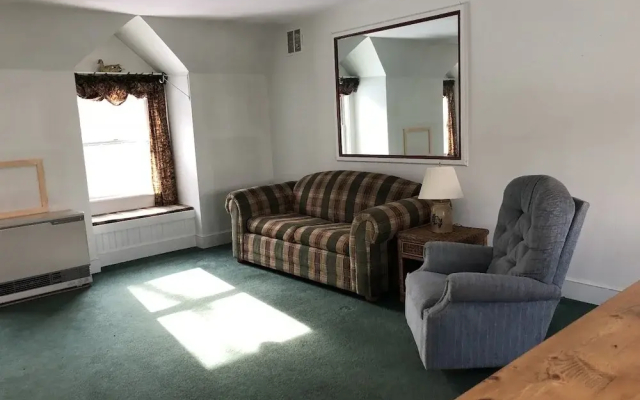 Mountain View Apartment