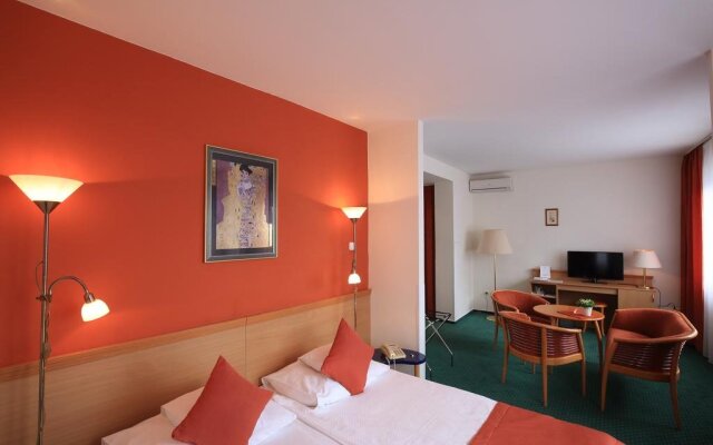 Art & Fit Hotel Kikelet