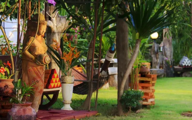 Ruen Mai Ngam Resort