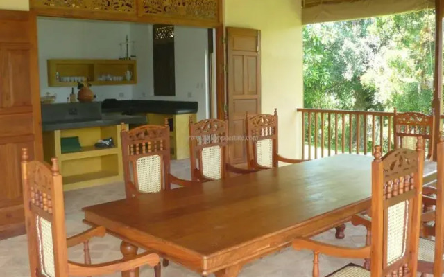 Lakeview Villa