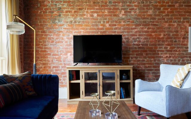 Charming Central Business District Suites by Sonder