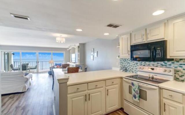 Beach Cottage Look Condo, Ocean View from Spacious Balcony by RedAwning