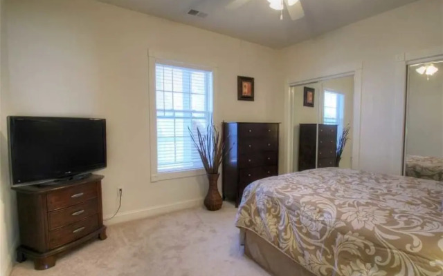 Magnolia Pointe 302 4827P 3 Br condo by RedAwning