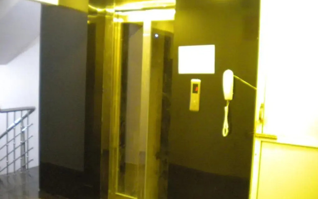 OYO 2403 Hotel Aamantran Avenue