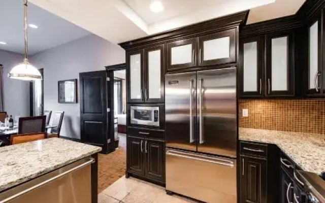 Luxury Hotel Residences - 1 Br Condo