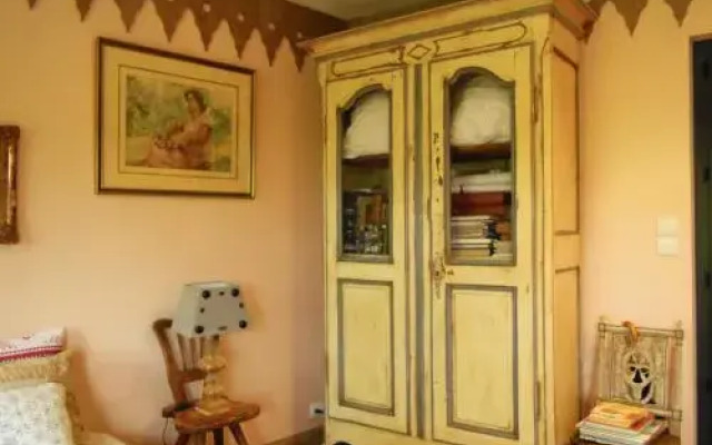 Les Bains Bed & Breakfast