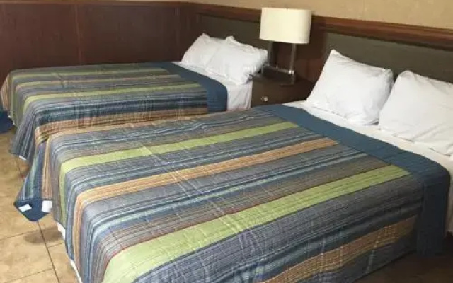 Grand Eagle Ford Lodge & RV