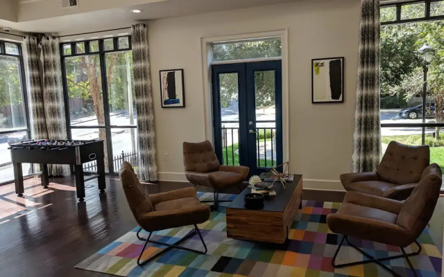 Midtown 240 By Homecomfortstay