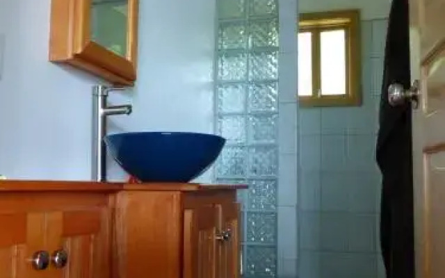 Mango House