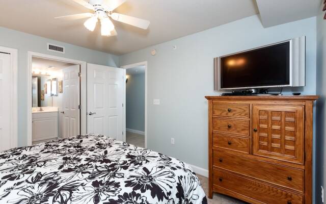 Pelican Isle 202 by RedAwning