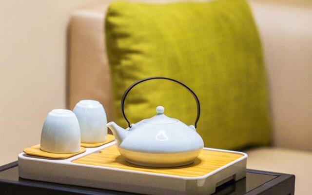 Hangzhou Canal Atour Hotel