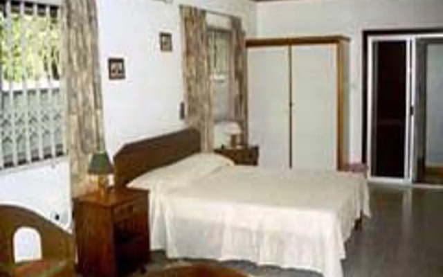 Augerine Guest House (M)