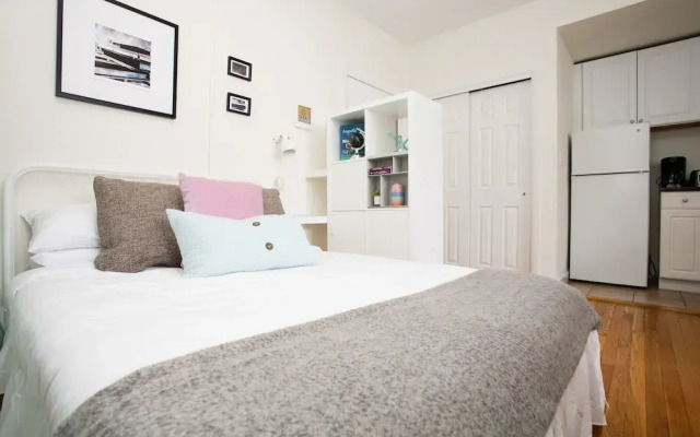 Modern Back Bay Suites by Sonder