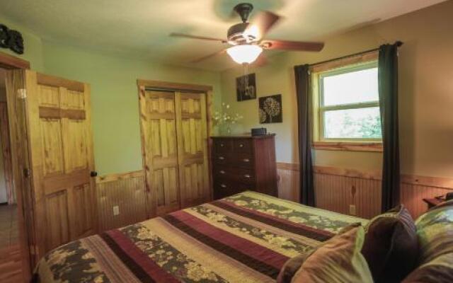 Hideout - Hocking Hills