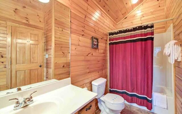 Pine Tree Lodge - Eight Bedroom Cabin