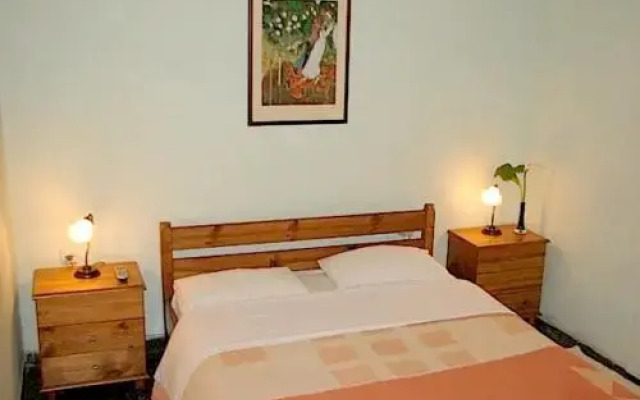Earini Rooms And Apartments