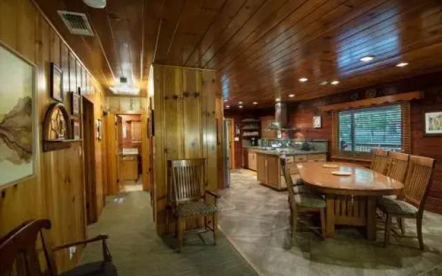 Sugar Pine Suite