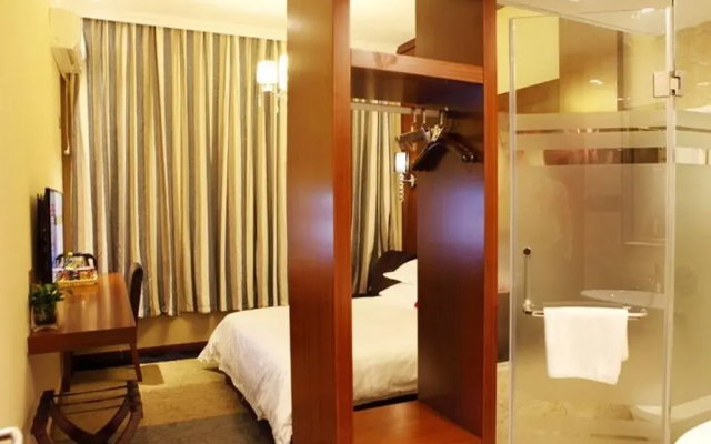 Haishu Qihai Business Hotel