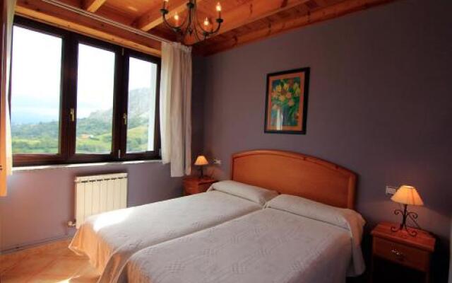 Apartamentos Rurales "Les Escueles de Collía"