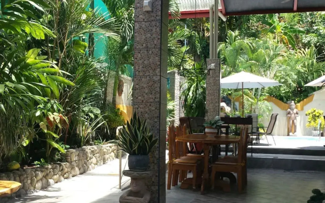 Coyaba Tropical Elegant Adult Guesthouse