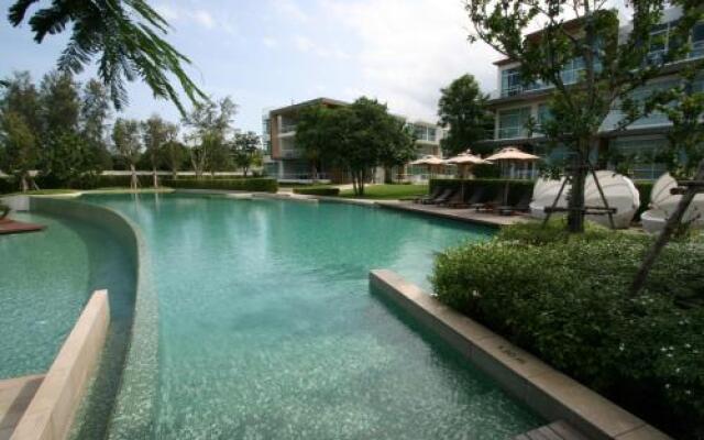 Huahin Beach Luxury Condominium